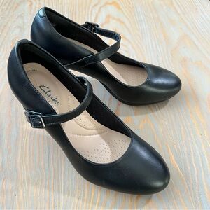 Clarks Women's Black Mary Jane Shoes